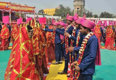 सामूहिक विवाह में 100 जोड़ों का हुआ विवाह….शादी दौरान बीएमडब्ल्यू कार में पहुंचा दूल्हा,