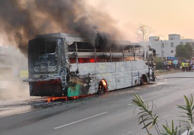 राँची से छत्तीसगढ़ जा रही बस में लगी भीषण आग,सभी यात्री सुरक्षित, बस जलकर राख…