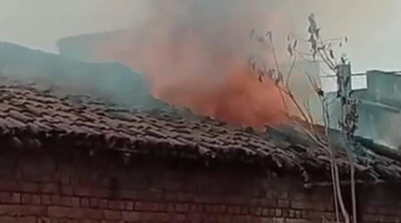 जमशेदपुर: गैस सिलिंडरों में विस्फोट से दहला बाजार, पूरा होटल जलकर खाक