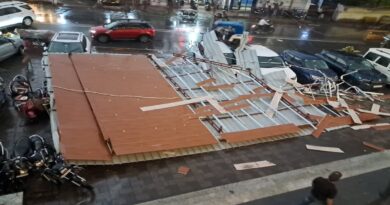 राँची में तेज हवा से रूफटॉप का शेड गिरा, 4 कार और 6 बाइक क्षतिग्रस्त