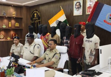 सिमडेगा पुलिस ने PLFI के 9 उग्रवादी किया गिरफ्तार, आगजनी कर मांगी थी लेवी… सिमडेगा पुलिस ने PLFI के 9 उग्रवादी किया गिरफ्तार, आगजनी कर मांगी थी लेवी…
