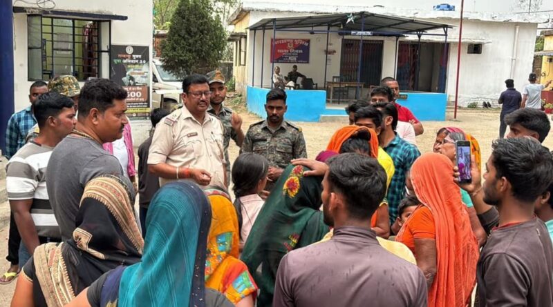 कोडरमा में हाजत में मौत मामला:जयनगर थाना प्रभारी लाइन हाजिर, मेडिकल बोर्ड करेगा पोस्टमार्टम.. कोडरमा में हाजत में मौत मामला:जयनगर थाना प्रभारी लाइन हाजिर, मेडिकल बोर्ड करेगा पोस्टमार्टम..