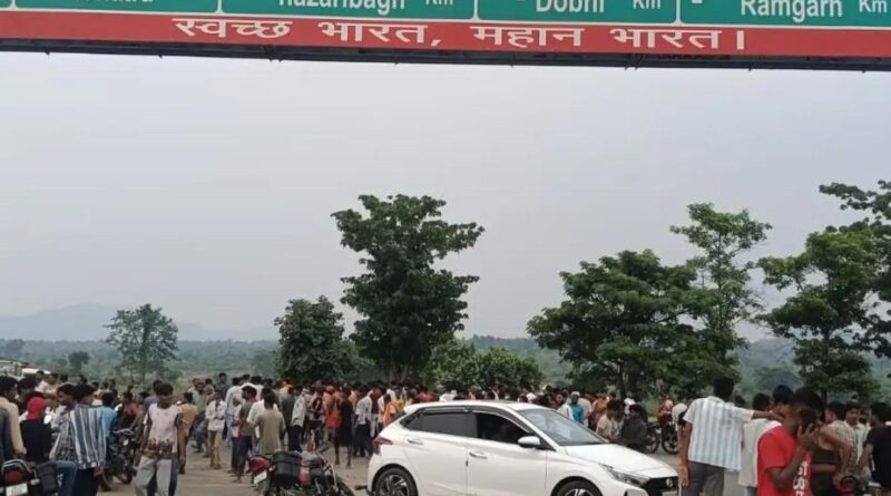 चतरा:रेलवे साइडिंग में दो गुटों में हिंसक झड़पः वर्चस्व को लेकर लाठी-डंडे चले, प्रमुख पति समेत कई घायल..