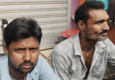 सरायकेला:जेवर दुकान में दिनदहाड़े चोरी का प्रयास, दुकानदार ने स्थानीय लोगों की मदद से दौड़ाकर पकड़ा,पुलिस के हवाले..