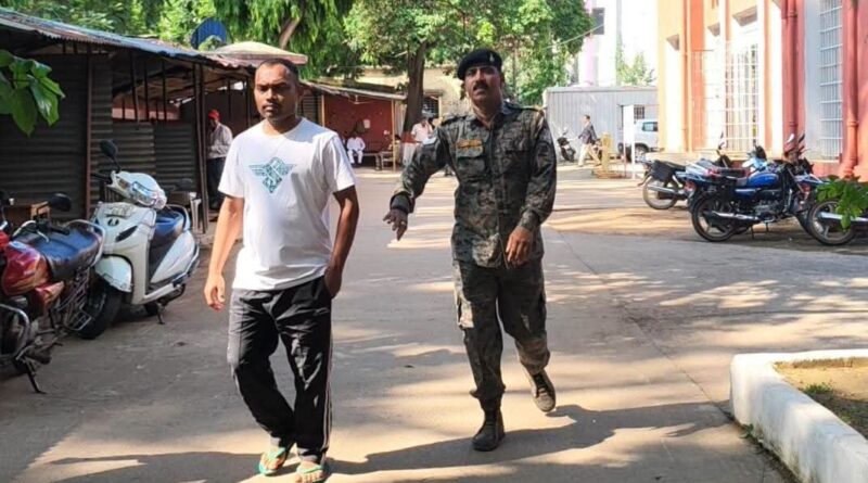 5 साल से फरार एएसआई आखिरकार गिरफ्तार, शादी का झांसा देकर यौन शोषण का आरोप 5 साल से फरार एएसआई आखिरकार गिरफ्तार, शादी का झांसा देकर यौन शोषण का आरोप
