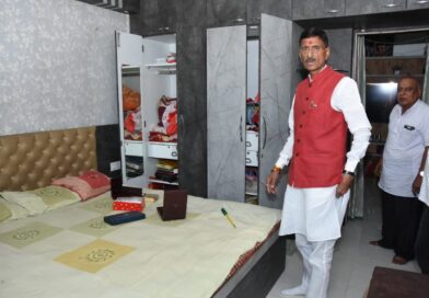 20 मिनट में करीब 30 लाख की चोरी:राँची के इटकी रोड स्थित आर्किड अपार्टमेंट में दिनदहाड़े वारदात, संजय सेठ पहुंचे पीड़ित परिवार से मिलने.. 20 मिनट में करीब 30 लाख की चोरी:राँची के इटकी रोड स्थित आर्किड अपार्टमेंट में दिनदहाड़े वारदात, संजय सेठ पहुंचे पीड़ित परिवार से मिलने..