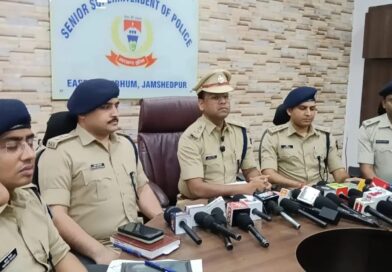 हिमांशु सिंह हत्याकांड में पुलिस का बड़ा एक्शन: 2 मुख्य आरोपी गिरफ्तार, 3 नाबालिग हिरासत में, फरार अपराधियों की तलाश में कई राज्यों में SIT की छापेमारी हिमांशु सिंह हत्याकांड में पुलिस का बड़ा एक्शन: 2 मुख्य आरोपी गिरफ्तार, 3 नाबालिग हिरासत में, फरार अपराधियों की तलाश में कई राज्यों में SIT की छापेमारी