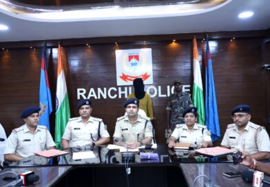 फेसबुक की दोस्ती का खौफनाक अंत, प्रेम त्रिकोण में युवती की गला घोंटकर हत्या फेसबुक की दोस्ती का खौफनाक अंत, प्रेम त्रिकोण में युवती की गला घोंटकर हत्या