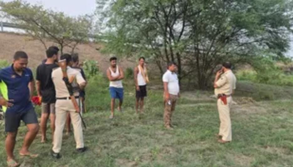 किराना दुकानदार की हत्या: 4 दिन बाद मिट्टी में दबा मिला शव, सेक्स रैकेट का विरोध करने पर हत्या की आशंका..!