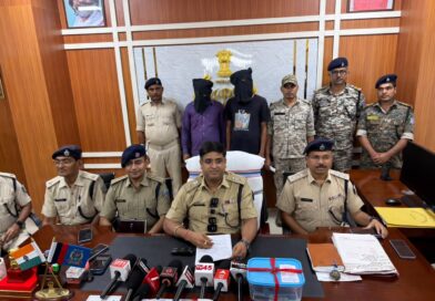 गोड्डा ज्वेलर्स लूटकांड का खुलासा, दो शातिर अपराधी गिरफ्तार; हथियार, लूटा गया सोना, नगदी और बाइक बरामद गोड्डा ज्वेलर्स लूटकांड का खुलासा, दो शातिर अपराधी गिरफ्तार; हथियार, लूटा गया सोना, नगदी और बाइक बरामद
