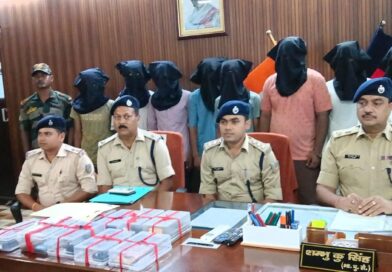 जामताड़ा पुलिस का साइबर ठगों पर बड़ा प्रहार, 9 आरोपी गिरफ्तार; 27 मोबाइल, 39 सिम और टैब बरामद जामताड़ा पुलिस का साइबर ठगों पर बड़ा प्रहार, 9 आरोपी गिरफ्तार; 27 मोबाइल, 39 सिम और टैब बरामद