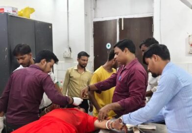 सड़क हादसे में युवक की मौत, पत्नी रेफर; कैंप ड्यूटी से लौट रही एम्बुलेंस की महिला डॉक्टर ने त्वरित एक्शन लेकर बचाई महिला की जिंदगी सड़क हादसे में युवक की मौत, पत्नी रेफर; कैंप ड्यूटी से लौट रही एम्बुलेंस की महिला डॉक्टर ने त्वरित एक्शन लेकर बचाई महिला की जिंदगी
