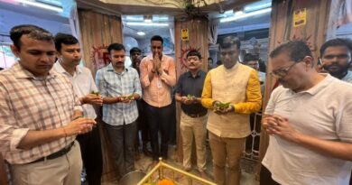 राँची के पहाड़ी मंदिर में सावन की तैयारियां तेज: उपायुक्त मंजूनाथ भजन्त्री ने किया निरीक्षण, कांच (शीशे) की पूजन सामग्री पर लगा पूर्ण प्रतिबंध