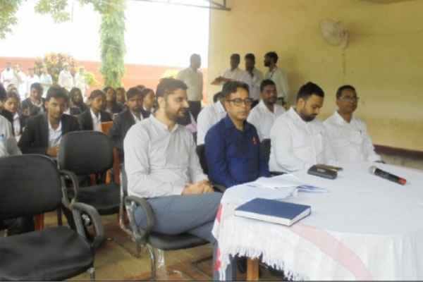 राँची: बिरसा मुंडा केंद्रीय कारा में जेल अदालत आयोजित, दो बंदी रिहा राँची: बिरसा मुंडा केंद्रीय कारा में जेल अदालत आयोजित, दो बंदी रिहा