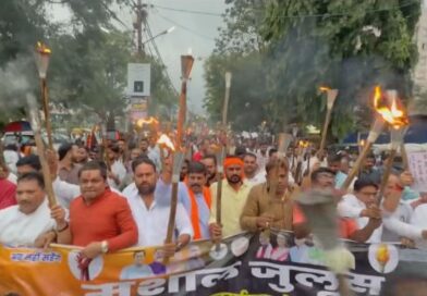 JPSC में कथित अनियमितताओं के खिलाफ भाजयुमो का प्रदर्शन: जयपाल सिंह स्टेडियम से अल्बर्ट एक्का चौक तक निकाला मशाल जुलूस,कल JPSC का घेराव JPSC में कथित अनियमितताओं के खिलाफ भाजयुमो का प्रदर्शन: जयपाल सिंह स्टेडियम से अल्बर्ट एक्का चौक तक निकाला मशाल जुलूस,कल JPSC का घेराव
