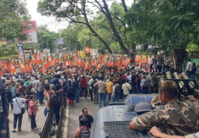 JPSC घेराव के बाद कांग्रेस भवन की ओर बढ़े भाजपा कार्यकर्ता, सुभाष चौक पर हाई वोल्टेज ड्रामा JPSC घेराव के बाद कांग्रेस भवन की ओर बढ़े भाजपा कार्यकर्ता, सुभाष चौक पर हाई वोल्टेज ड्रामा