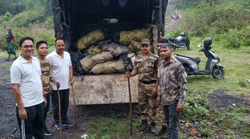 सीआईएसएफ की बड़ी कार्रवाई…7 दिन में 1,277 टन अवैध कोयला जब्त,….5 गिरफ्तार सीआईएसएफ की बड़ी कार्रवाई…7 दिन में 1,277 टन अवैध कोयला जब्त,….5 गिरफ्तार