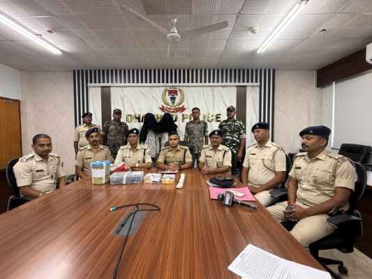 झाड़ियों में मिली लाश,कार में मिला सुराग … धनबाद पुलिस ने 48 घंटे में सुलझाई सनसनीखेज हत्याकांड… झाड़ियों में मिली लाश,कार में मिला सुराग … धनबाद पुलिस ने 48 घंटे में सुलझाई सनसनीखेज हत्याकांड…