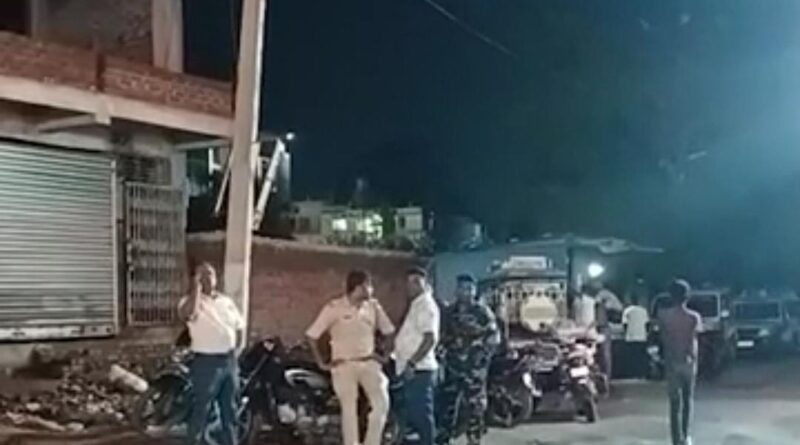 पलामू में गोलियों की तड़तड़ाहट से दहला शहर, कोयल नदी किनारे आधा दर्जन हमलावरों ने बरसाईं गोलियां, तीन युवक घायल पलामू में गोलियों की तड़तड़ाहट से दहला शहर, कोयल नदी किनारे आधा दर्जन हमलावरों ने बरसाईं गोलियां, तीन युवक घायल