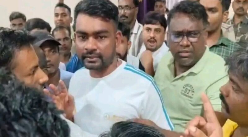 वायरल वीडियो से गरमाया धनबाद का सियासी माहौल, जयराम महतो पर पुलिस अधिकारी से कथित अभद्रता का केस