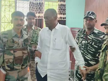 लातेहार में ACB की बड़ी कार्रवाई: 10 हजार रुपये घूस लेते पंचायत सेवक नागेश्वर रजक रंगे हाथ गिरफ्तार, ब्लॉक परिसर में मचा हड़कंप