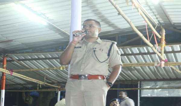 छात्र आंदोलन को लेकर राँची पुलिस का संवेदनशील रुख, SSP ने दिया शांति और संवाद का संदेश– छात्र आंदोलन को लेकर राँची पुलिस का संवेदनशील रुख, SSP ने दिया शांति और संवाद का संदेश–