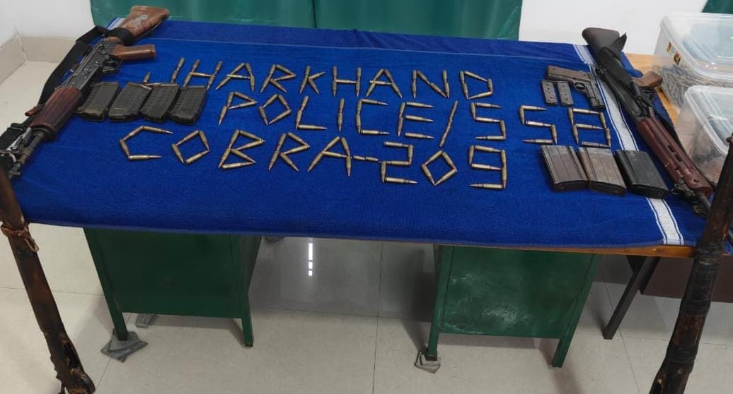 जंगल में छिपे माओवादी ठिकानों का खुलासा, हथियारों का जखीरा बरामद,309 जिंदा कारतूस के साथ इंसास-एसएलआर समेत कई हथियार मिले