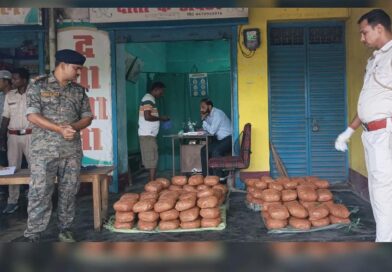 सिमडेगा में पुलिस की बड़ी कार्रवाई: इनोवा कार से करीब एक क्विंटल गांजा बरामद, चालक फरार