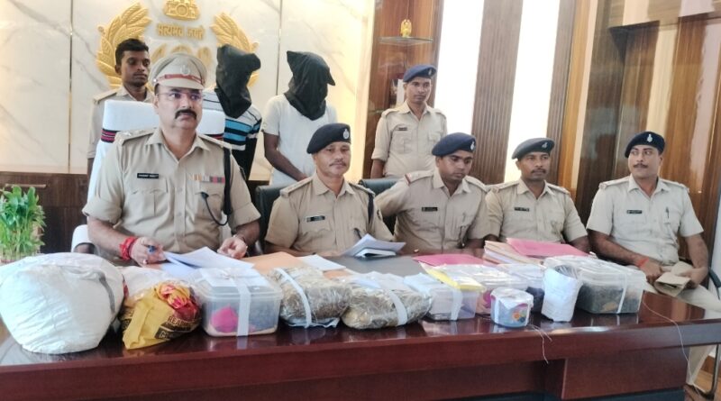 पाकुड़ में ऑपरेशन जीवन के तहत कार्रवाई, 2.865 किलो गांजा के साथ दो तस्कर गिरफ्तार