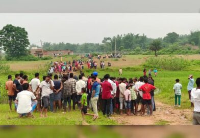 कसमार में खेत से मिला 45 वर्षीय अशोक रजवार का शव, पत्नी ने संवेदक पर लगाया हत्या का आरोप कसमार में खेत से मिला 45 वर्षीय अशोक रजवार का शव, पत्नी ने संवेदक पर लगाया हत्या का आरोप