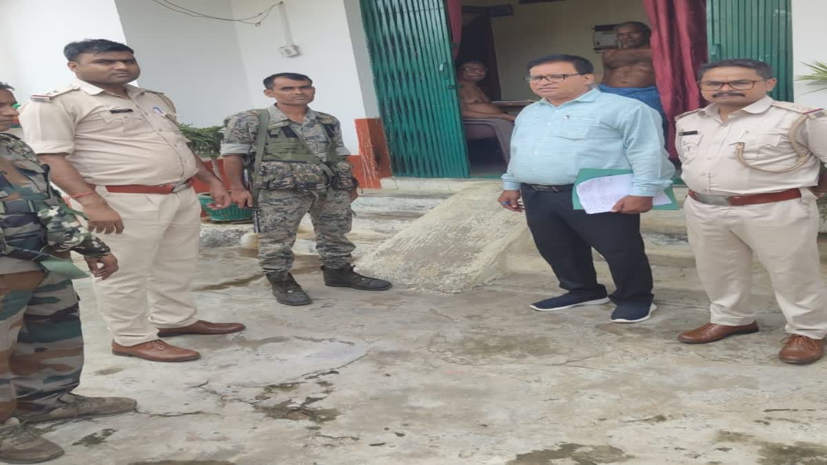 दो आरोपी शिक्षक अब भी फरार, गिरफ्तारी के लिए CID-पुलिस ने खंगाले कई ठिकाने