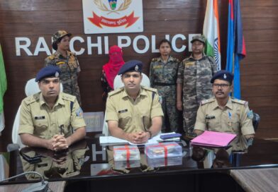 पुलिस को देखते ही भागने लगी महिला, बैग खुलते ही निकली 5 लाख की ब्राउन शुगर… पुलिस को देखते ही भागने लगी महिला, बैग खुलते ही निकली 5 लाख की ब्राउन शुगर…