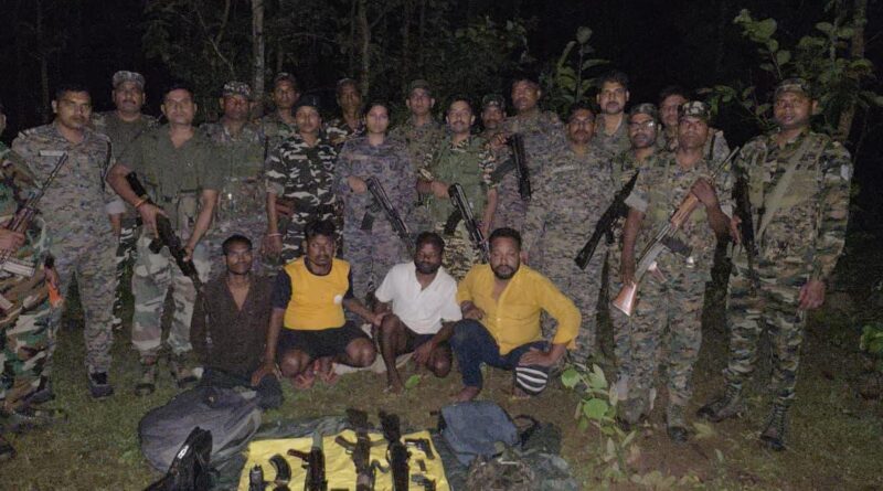 गुमला पुलिस की बड़ी कारवाई:5 लाख का इनामी JJMP सब-जोनल कमांडर समेत चार गिरफ्तार