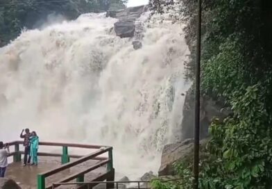 हुंडरू से लोध फॉल तक: बारिश में खूबसूरत नजारे के बीच छिपा है बड़ा खतरा हुंडरू से लोध फॉल तक: बारिश में खूबसूरत नजारे के बीच छिपा है बड़ा खतरा