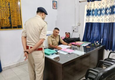 लातेहार में एसपी का औचक थाना निरीक्षण, लंबित कांडों के निष्पादन व रात्रि गश्ती पर सख्त निर्देश