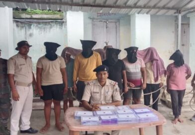 कस्टमर केयर की आड़ में साइबर लूट का धंधा, 22 मोबाइल और 19 सिम के साथ 10 गिरफ्तार कस्टमर केयर की आड़ में साइबर लूट का धंधा, 22 मोबाइल और 19 सिम के साथ 10 गिरफ्तार