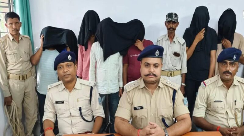 होटल में सेक्स रैकेट का भंडाफोड़:पांच महिलाएं सहित 12 गिरफ्तार,भेजा जेल
