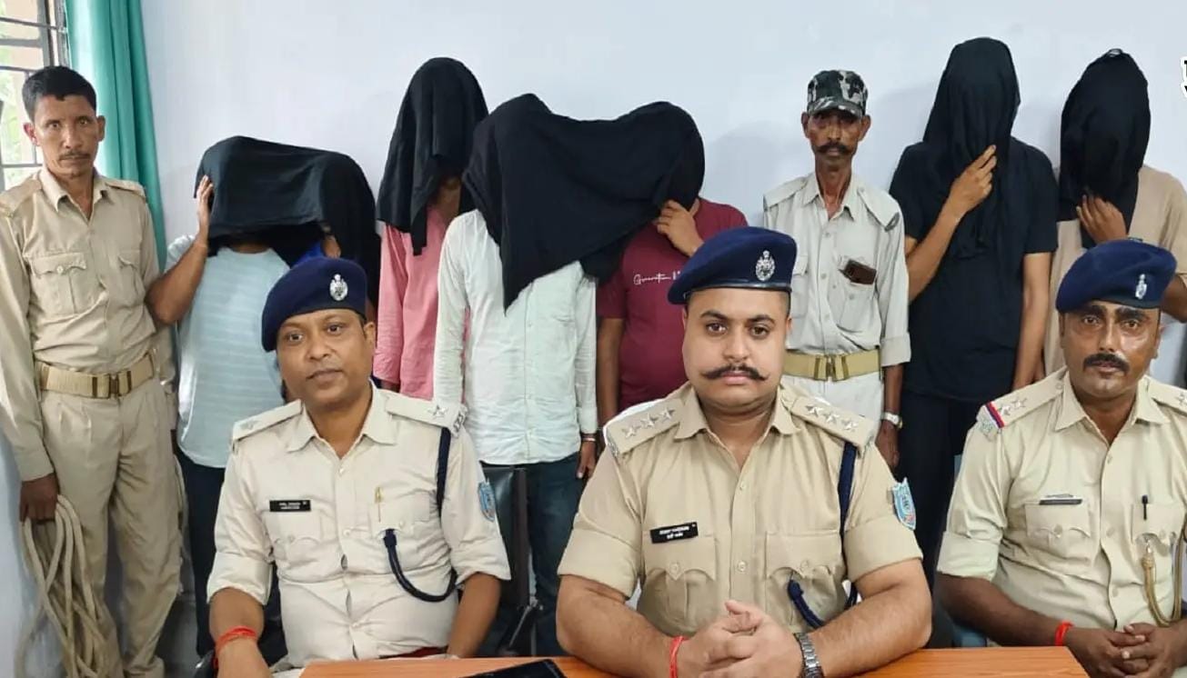 होटल में सेक्स रैकेट का भंडाफोड़:पांच महिलाएं सहित 12 गिरफ्तार,भेजा जेल