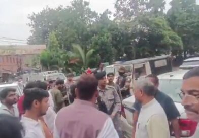 JPSC-JSSC में अनियमितताओं के खिलाफ पुतला दहन में बवाल, छात्रा ने JMM के 8 कार्यकर्ताओं पर लगाया छेड़छाड़ और मारपीट का आरोप JPSC-JSSC में अनियमितताओं के खिलाफ पुतला दहन में बवाल, छात्रा ने JMM के 8 कार्यकर्ताओं पर लगाया छेड़छाड़ और मारपीट का आरोप