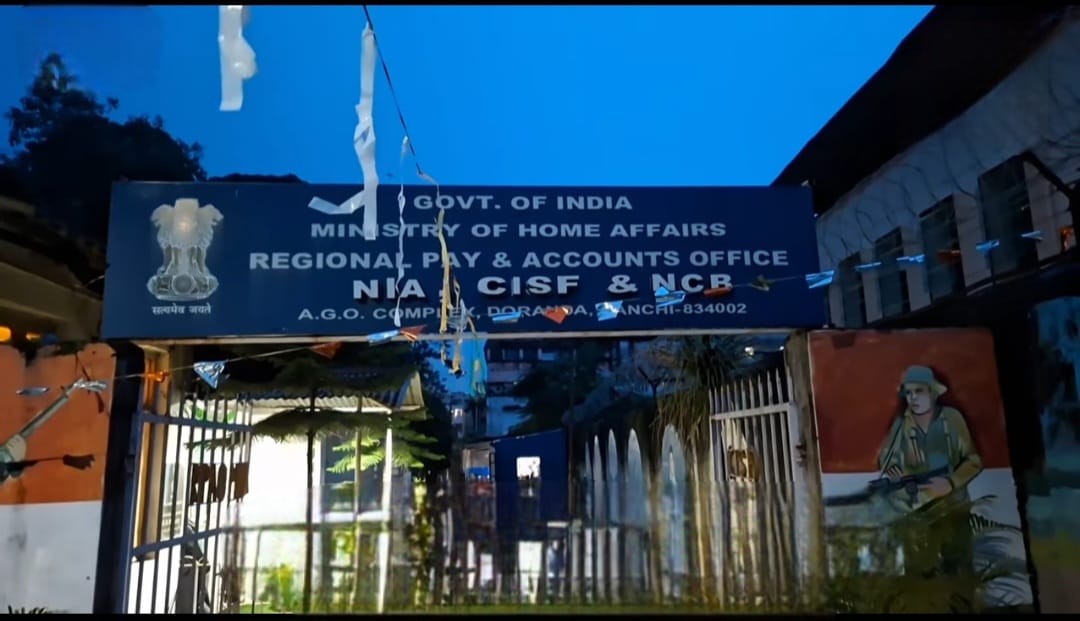 48,400 की रिश्वत लेते CISF के तीन अफसर रंगेहाथ गिरफ्तार,राँची-धनबाद के 5 ठिकानों पर CBI का छापा