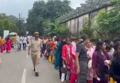 राखी लेकर होटवार जेल पहुंचीं बहनें, भाइयों की कलाई पर रक्षा सूत्र बांधने को बेताब दिखीं आंखें