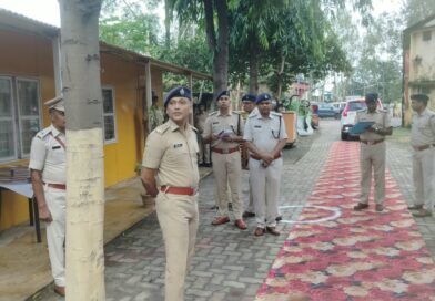 लातेहार एसपी का बालूमाथ अंचल कार्यालय में औचक निरीक्षण, लंबित मामलों के त्वरित निष्पादन का दिया निर्देश-
