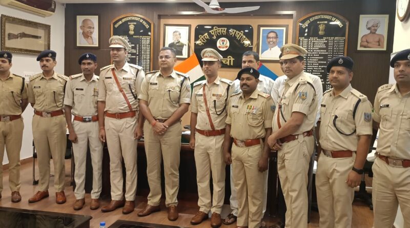 राँची पुलिस में बढ़ा पांच अफसरों का कद, पीपिंग सेरेमनी में मिला प्रमोशन का सम्मान..