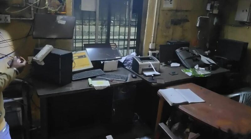 आधी रात गोलियों की गूंज से दहला बालूमाथ, कोलियरी के कांटा पर अपराधियों का तांडव… कंप्यूटर ऑपरेटर को मारी गोली, गैंग के नाम का धमकी भरा पर्चा छोड़ फरार