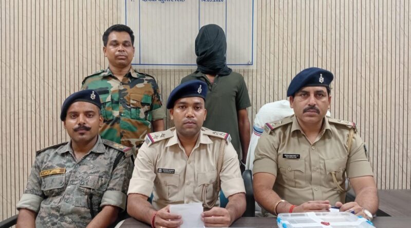 जंगल में रची जा रही थी बड़ी वारदात की साजिश, पुलिस ने प्रिंस खान गैंग के गुर्गे को हथियार समेत दबोचा…