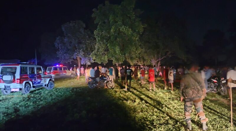 महिला के साथ युवक को देख भड़के ग्रामीण,बनाया बंधक, छुड़ाने पहुंची पुलिस पर पथराव; थाना प्रभारी घायल