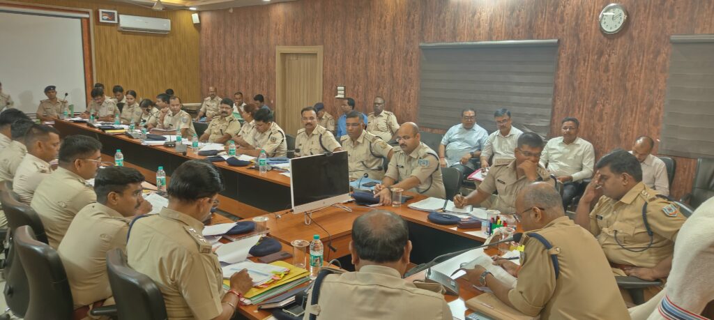 हजारीबाग में अपराधियों पर पुलिस का बड़ा एक्शन प्लान, पुराने कांड से लेकर जेल से छूटे अपराधियों तक की बनेगी कुंडली