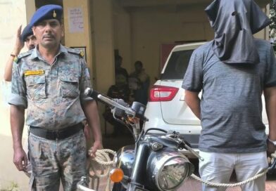 चोरी की बुलेट लेकर घूम रहा था 40 कांडों का कुख्यात अपराधी धीरज,राँची पुलिस ने दबोचा,मास्टर चाबी और लॉक तोड़ने का औजार भी मिला