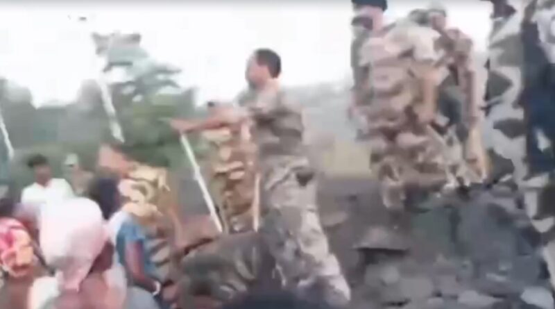 CISF की कार्रवाई से भड़के ग्रामीण, तीर-धनुष लेकर पहुंचे और पांच घंटे तक किया घेराव