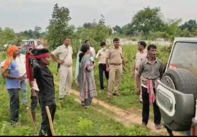 पहले गला घोंटकर हत्या, फिर जंगल में दफनाया शव; आरोपी की निशानदेही पर पुलिस ने निकाला